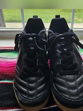 NIKE GATO Indoor Soccer Shoes